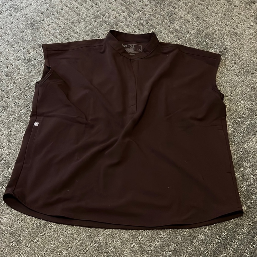 Figs Scrubs Rafaela Scrub Top Sz Medium in Espresso